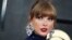 ARCHIVO - Taylor Swift llega a la 65ª entrega anual de los premios Grammy, el 5 de febrero de 2023, en Los Ángeles.