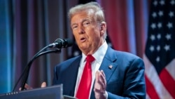 ARCHIVO - El presidente electo Donald Trump habla durante una reunión con la conferencia republicana de la Cámara de Representantes, el 13 de noviembre de 2024, en Washington. (Allison Robbert/Pool vía AP)