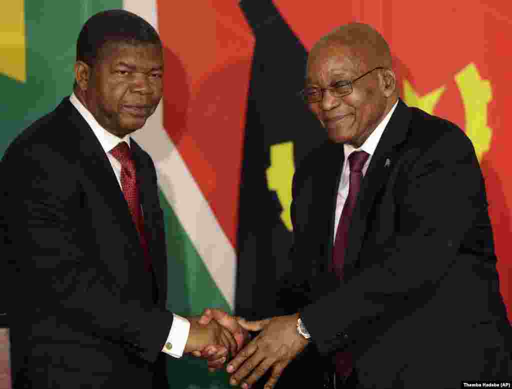 O Presidente angolano João Lourenço em Pretória com o Presidente sul-africano Jacob Zuma