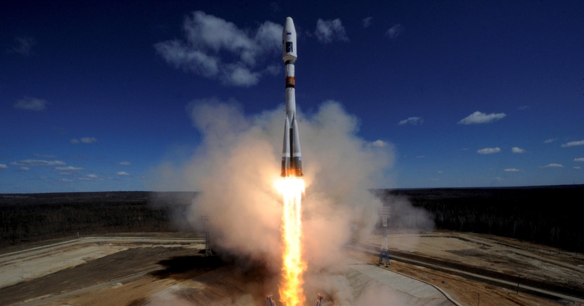 Alom Roket Rusia Luncurkan Roket Pertama dari Kosmodrom Baru