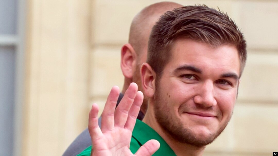 Thành viên của Vệ binh Quốc gia Oregon, Aleksander Skarlatos, là một trong ba người Mỹ giúp khống chế hung thủ trên xe lửa tốc hành ở Pháp.