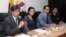 El ministro de Comunicación y Movilidad Humana de Ecuador, José Valencia (izquierda a derecha), Ministra de Justicia Rosana Alvarado, fiscal Galeano Benalcázar y otras autoridades informan sobre dos cuerpos encontrados en Colombia que se cree son de una pareja de comerciantes secuestrada por rebeldes disidentes de las FARC. El gobierno de Ecuador ha prometido todo el apoyo a las familias de Óscar Villacís y Kathy Velasco para que viajen a Colombia para los trámites forenses y para reunirse con autoridades de ese país. Foto:@ComunicacionEc. julio 3 de 2018.