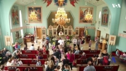 В українській церкві в передмісті Вашингтона дітей знайомлять з українськими великодніми традиціями. Відео
