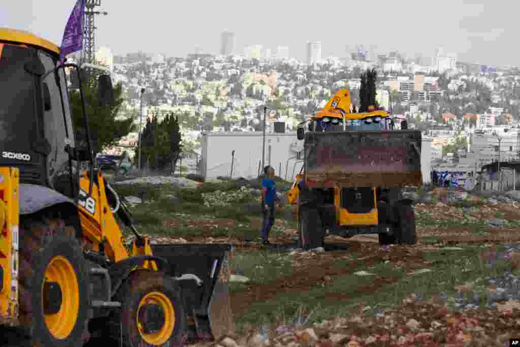 이스라엘 국토청이 동예루살렘의 기바트 하마토스 지역에 신규 유대인 정착촌 건설을 위해 1200채가 넘는 주택을 건설할 것이라고 밝혔다. 