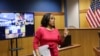 Tužiteljka Fani Vilis na pretresu o tvrdnjama za nedolično ponašanje protiv nje u sudnici u okrugu Fulton u Atlanti, 15. februara 2024. 