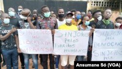 Jornalistas em protesto contra vandalização da Rádio Capital FM, Guiné-Bissau