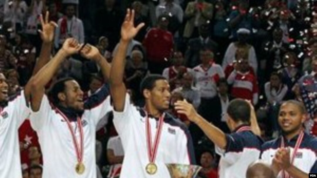 Tim basket AS menjuarai Kejuaraan Dunia FIBA di Istanbul, Turki hari Minggu setelah mengalahkan tim Turki di final. Amerika juga menjuarai Kejuaraan Dunia FIBA U-17 dan U-19.