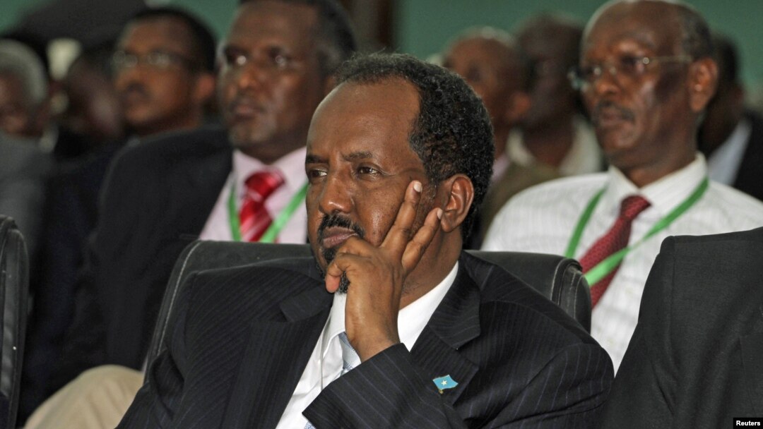Presiden baru Somalia, Hassan Sheikh Mohamud lolos dari serangan bom di sebuah hotel di Mogadishu, Rabu 12/9 (foto: dok). 
