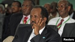 Presiden baru Somalia, Hassan Sheikh Mohamud lolos dari serangan bom di sebuah hotel di Mogadishu, Rabu 12/9 (foto: dok). 