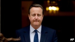 دیوید کامرون پس از همه پرسی خروج بریتانیا از اتحادیه اروپا در ماه ژوئن، از مقام نخست وزیری نیز استعفا داده بود