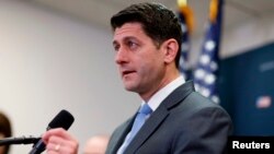 Ketua DPR Paul Ryan berbicara kepada media di gedung Capitol di tengah ancaman kebuntuan anggaran, Selasa (6/2). 