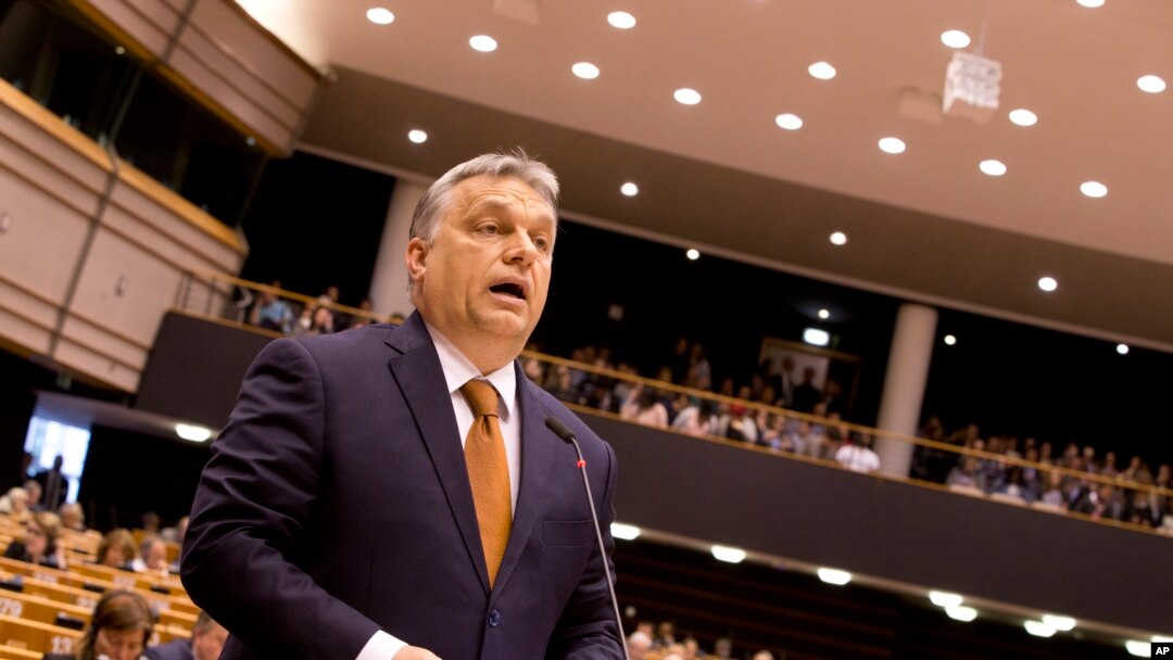 Mađarski premijer Viktor Orban govori na plenarnoj sednici Evropskog parlamenta u Briselu. 