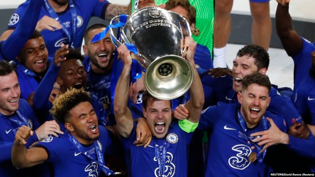 Slavlje fudbalera Čelzija nakon pobede u finalu Lige šampiona nad Mančester sitijem (Foto: REUTERS/Susana Vera)