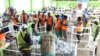 Penghitungan surat suara di Buka, Bougainville, Papua Nugini, 9 Desember 2019. Polisi Papua Nugini menembak mati seorang ibu muda di sebuah tempat pemungutan suara (TPS) di Ibu Kota, Port Moresby. (Foto: via Reuters) 