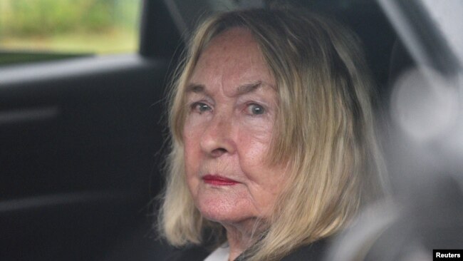 Anne June Steenkamp, “Bizler, geride kalanlar olarak ömür boyu hapis cezası çekiyoruz” dedi.