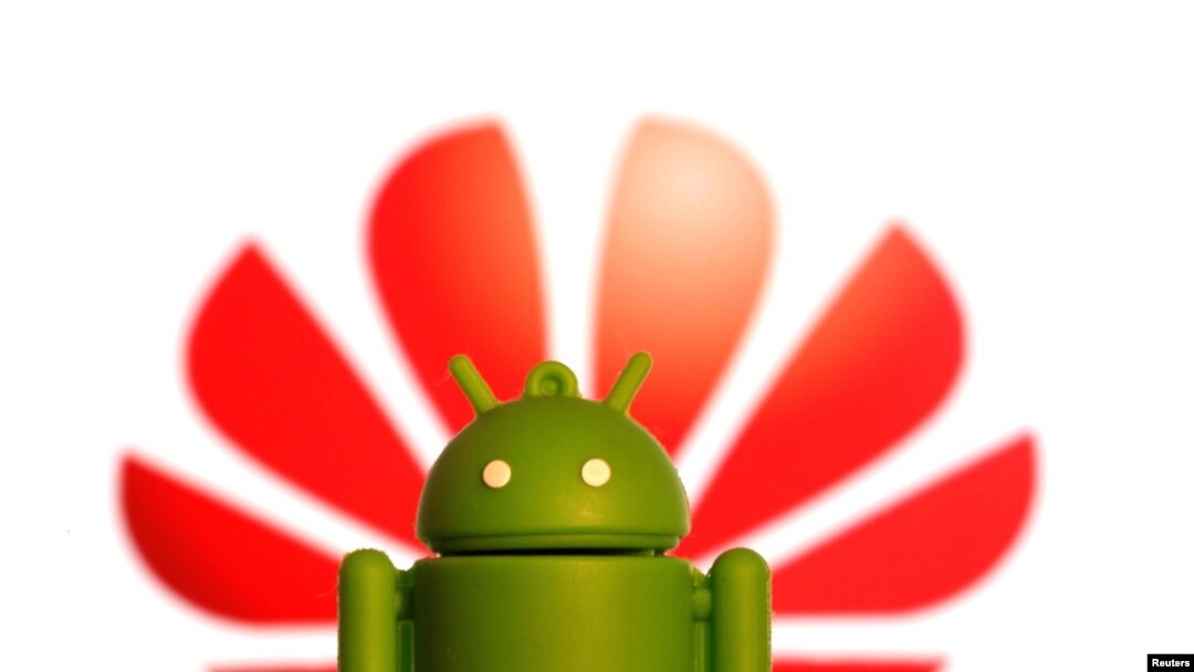 华为徽标前面的3D安卓徽标。（2019年5月20日）