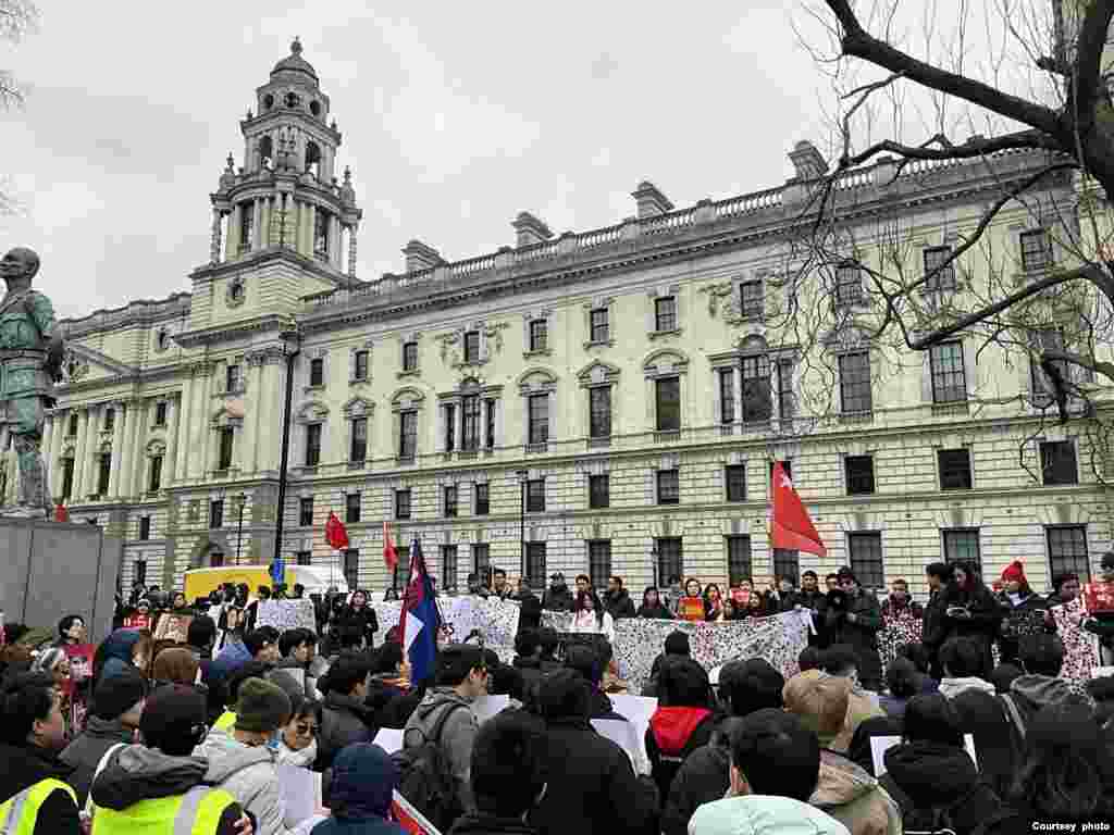 ယူကေနိုင်ငံ လန်ဒန်မြို့တော်မှာ ဒီနေ့ကျင်းပတဲ့ စစ်တပ်အာဏာသိမ်း ၄ နှစ်ပြည့် ဆန့်ကျင်ဆန္ဒပြပွဲ မြင်ကွင်း။ ဖေဖေါ်ဝါရီ ၁၊ ၂၀၂၅ (Photo credit: NUG office, UK)