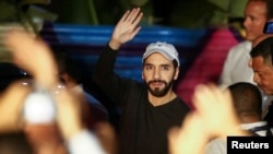 ARCHIVO - El presidente de El Salvador, Nayib Bukele, durante la presentación de un centro juvenil en Mejicanos, El Salvador, en enero de 2023.