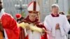Al inicio de la Semana Santa el papa llama a los jóvenes a no callar