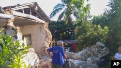 Nhà cửa bị đổ do động đất ở thị trấn Itbayat, quần đảo Batanes, Philippines, 27/7/2019
