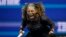 Serena Willliams reacciona durante el partido contra Danka Kovinic en la primera ronda del US Open, el 29 de agosto de 2022 en Nueva York, EEUU.