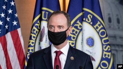 Ligjvënësi demokrat Adam Schiff, Kryetar i Komisionit të Zbulimit