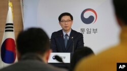 천해성 한국 통일부 차관이 22일 긴급 브리핑을 열고, 북한 정부가 개성 남북공동연락사무소에서 철수했다고 밝혔다.