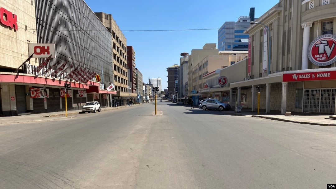 Most streets were deserted after security forces ordered people to vacate and go home, in Harare, July 31, 2020. (Columbus Mavhunga/VOA)