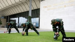 Vietnamese soldiers check chemical weapons at the National Convention Center, the venue for World Economic Forum on ASEAN in Hanoi, Vietnam September 10, 2018.