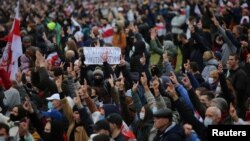 Masovni protesti u Minsku, 25. oktobar 2020. (Foto: Rojters/Stringer)