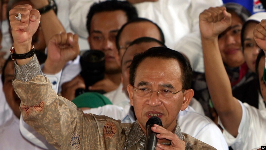 Menteri Agama Suryadharma Ali saat berpidato dalam pengumuman pencalonan kandidat presiden Prabowo Subianto (19/5). (AP/Tatan Syuflana)