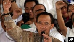 Menteri Agama Suryadharma Ali memberikan semangat kepada para hadirin, saat mendeklarasikan dukungan bagi kandidat presiden Prabowo Subianto di Jakarta, 19 Mei 2014 (Foto: dok).