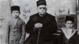 او فرزند عبدالحسین میرزا فرمانفرما از شاهزادگان و شخصیت های بانفوذ قاجار بود