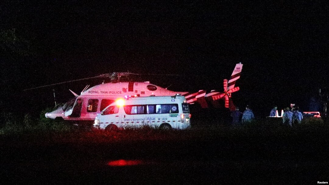 Jirgin helicopta da ya dauki yaran da aka ceto zuwa asibiti 