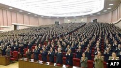 Представители Рабочей партии, Пхеньяне, Северная Корея, 28 сентября 2010г.