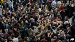 Large crowds have turned out for Democratic presidential candidate Sen. Bernie Sanders campaign rally. Many are unhappy with the economy and the unequal distribution of wealth. (AP File Photo/Jacquelyn Martin)