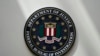 Logo FBI yang tersemat di sebuah bangunan di Omaha, Nebraska, pada 10 Agustus 2022. (Foto: AP/Charlie Neibergall)