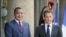 French President Nicolas Sarkozy, left, welcomes Congolese President Denis Sassou Nguesso upon his arrival at the Elysee Palace, 26 Apr 2010 (file photo)