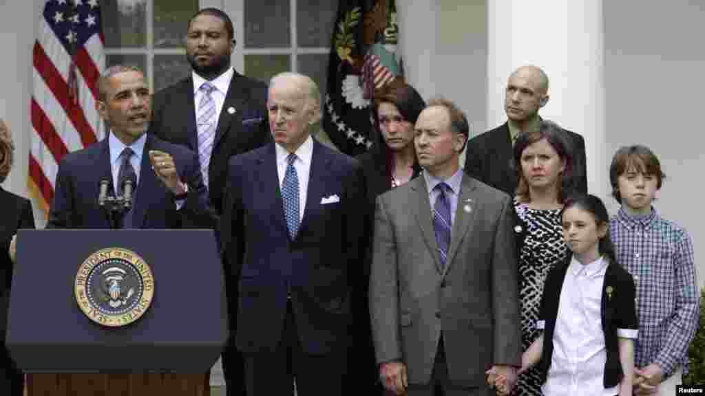 Le président américain Barack Obama s&#39;exprime sur les mesures que Congres américain devrait prendre pour réduire la violence par armes à Washington 17 avril 2013.