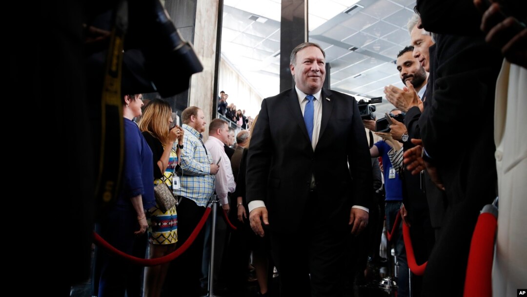Tân Ngoại trưởng Mike Pompeo đến Bộ Ngoại giao tại Washington, ngày 1/5/2018.