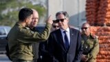 ԱՄՆ պետքարտուղար Բլինqենը կանգնած է Իսրայելի պաշտպանության նախարար Յոավ Գալանտի հետ, 2024 թվականի մայիսի 1-ին: 
