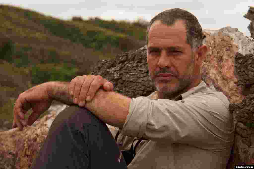 French director Luc Jacquet created the non-profit foundation Wild-Touch in 2010 to promote environmental conservation through film and other media. (Credit: &copy;Wild-Touch, Sarah Del Ben, 2012)