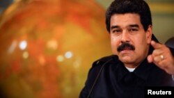 El gobierno acordó un nuevo contrato colectivo para los 14 mil trabajadores de la empresa básica más grande de Venezuela.