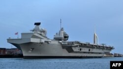 英国皇家海军“伊丽莎白女王”号（HMS Queen Elizabeth）航母停泊在英国南部一个港口。 （2019年6月5日）