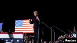 Donald Trump celebra un mitin en Conroe, Texas, el 29 de enero de 2022.
