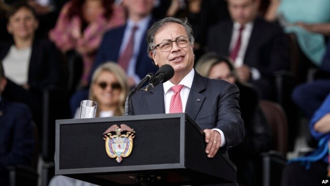 El presidente Gustavo Petro reconoció el sábado que, como persona y padre, le duele la situación de su hijo, pero en su calidad de presidente de la República aseguró que la fiscalía tendrá todas las garantías para proceder de acuerdo a la ley.