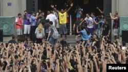 Bintang NBA Kobe Bryant pada sebuah kunjungan ke Wuhan, Tiongkok. (Foto: Dok)