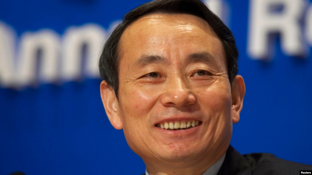 Jiang Jiemin di sebuah Konferensi Persi di Hong Kong, 2008 (Foto: dok). Pemerintah CHina tengah membuka investigasi terhadap Direktur Kabinet Komisi Pengawas Aset dan Administrasi China ini, atas dugaan melakukan "pelanggaran disiplin yang serius." 
