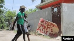 ARCHIVO - En el departamento del Ouest, Haití, los residentes se enfrentan a frecuentes tiroteos, secuestros y violencia sexual debido a las guerras territoriales entre bandas rivales.