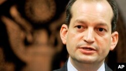 Alexander Acosta trabajó como abogado en la División de Derechos Civiles del Departamento de Justicia.